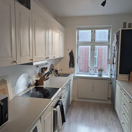 公寓 Cozy 2 Bedroom Close To Train, City, And 腓特烈西亚