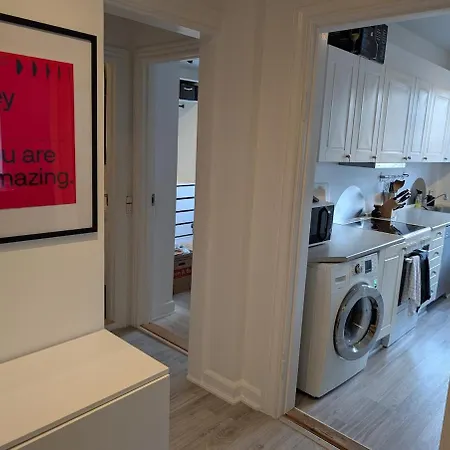 Cozy 2 Bedroom Close To Train, City, And 公寓 腓特烈西亚