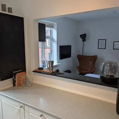 公寓 Cozy 2 Bedroom Close To Train, City, And
