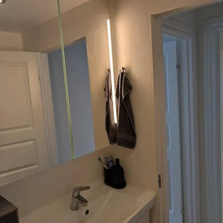 Cozy 2 Bedroom Close To Train, City, And 公寓 腓特烈西亚